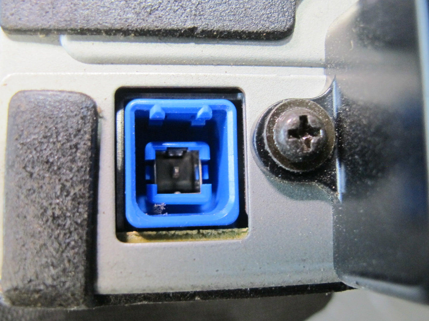 98-00 Lexus LS400 Pioneer CD Changer Player NO Magazine 86270-50130 OEM