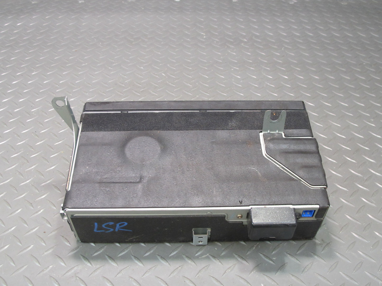 98-00 Lexus LS400 Pioneer CD Changer Player NO Magazine 86270-50130 OEM