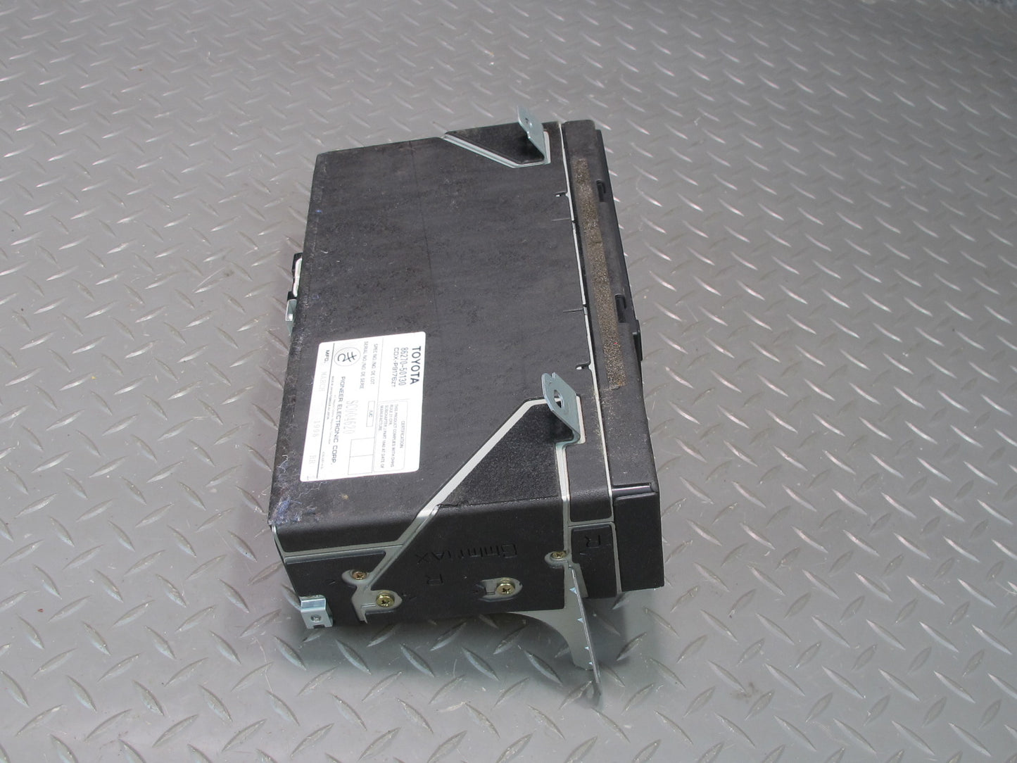 98-00 Lexus LS400 Pioneer CD Changer Player NO Magazine 86270-50130 OEM