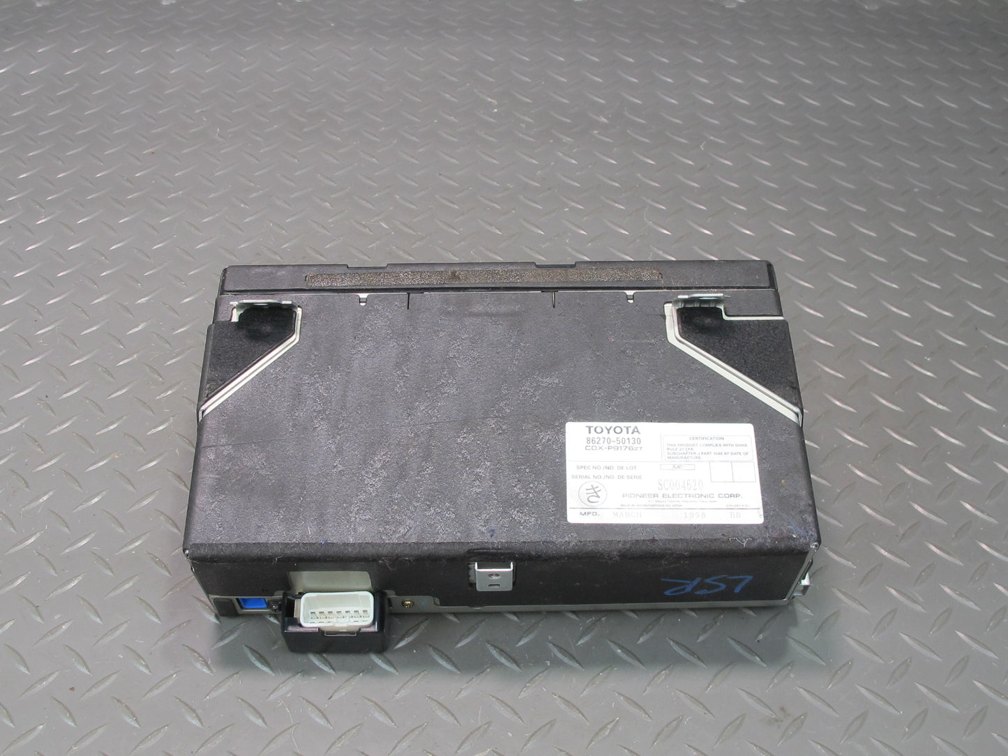 98-00 Lexus LS400 Pioneer CD Changer Player NO Magazine 86270-50130 OEM