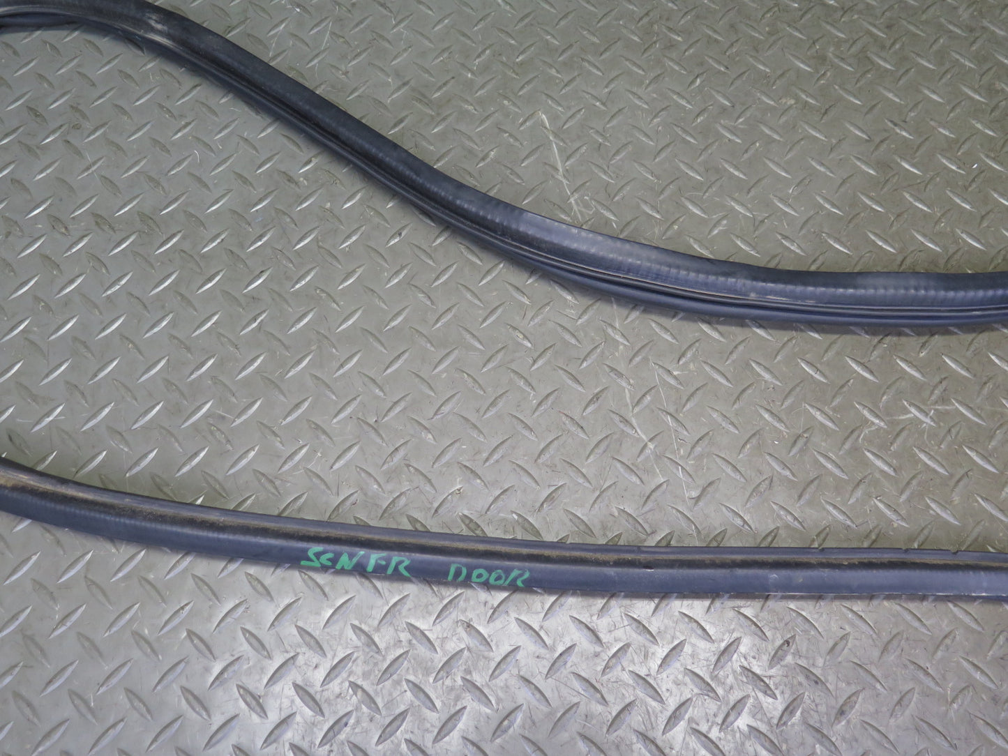 92-00 Lexus JZZ31L SC400 SC300 Front Right Door Weatherstrip Rubber Seal OEM