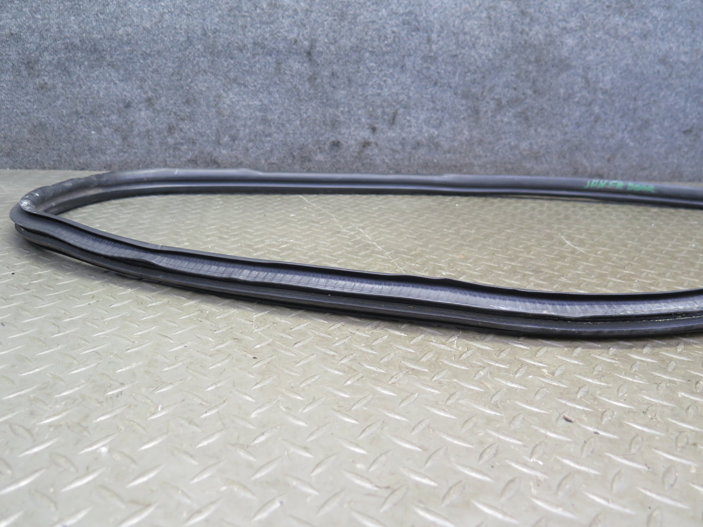 1999-2005 Porsche 911 996 Convertble Right Door Weatherstrip Rubber Seal Gasket