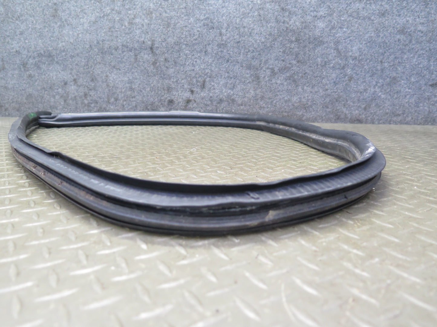 1999-2005 Porsche 911 996 Convertble Right Door Weatherstrip Rubber Seal Gasket