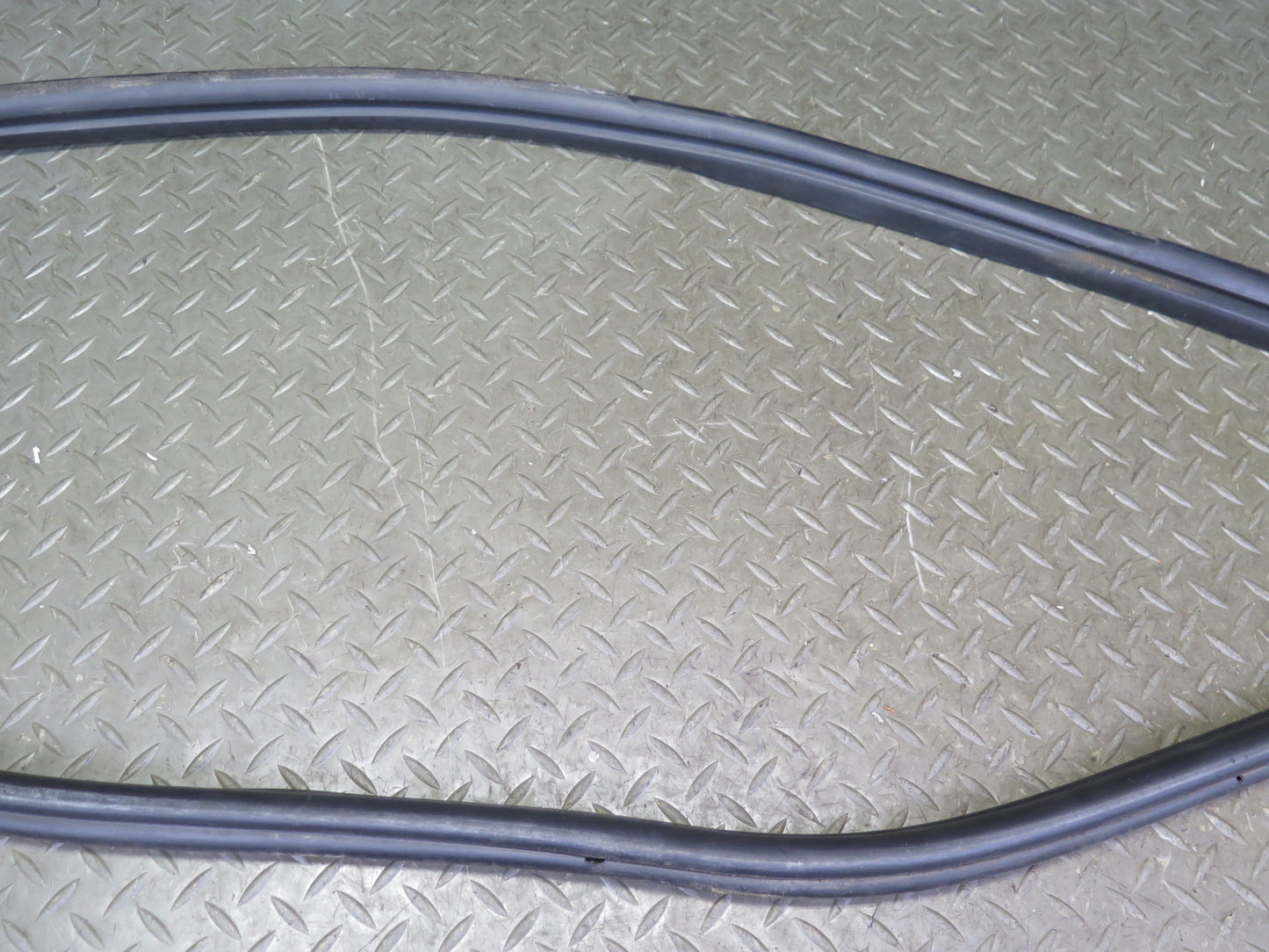 1999-2005 Porsche 911 996 Convertble Left Door Weatherstrip Rubber Seal Gasket