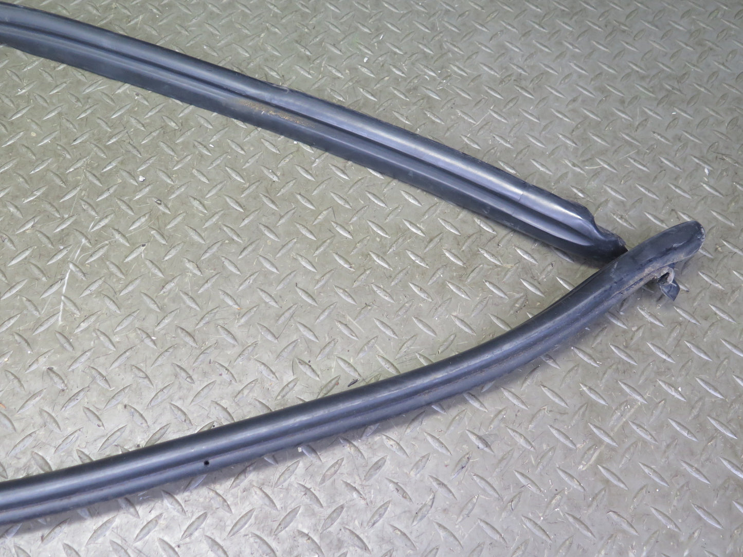 1999-2005 Porsche 911 996 Convertble Left Door Weatherstrip Rubber Seal Gasket