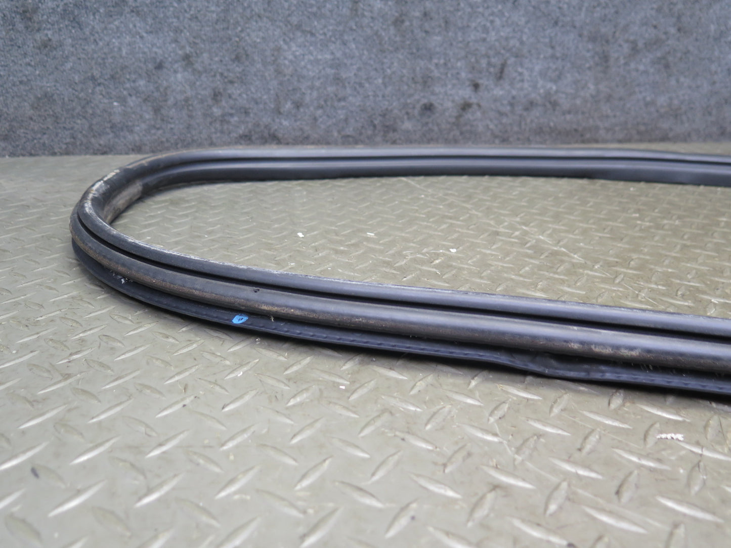 1999-2005 Porsche 911 996 Convertble Left Door Weatherstrip Rubber Seal Gasket