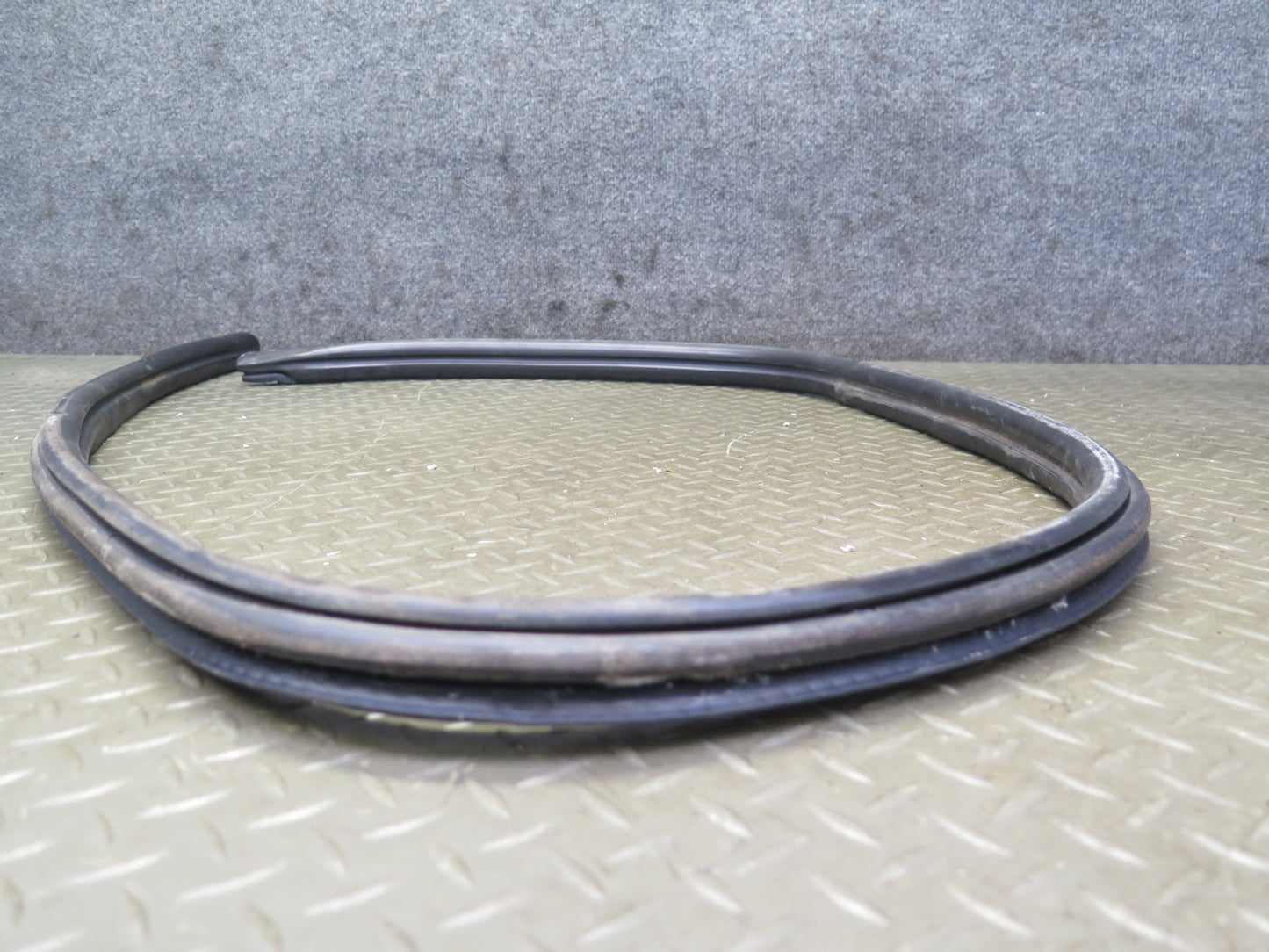 1999-2005 Porsche 911 996 Convertble Left Door Weatherstrip Rubber Seal Gasket