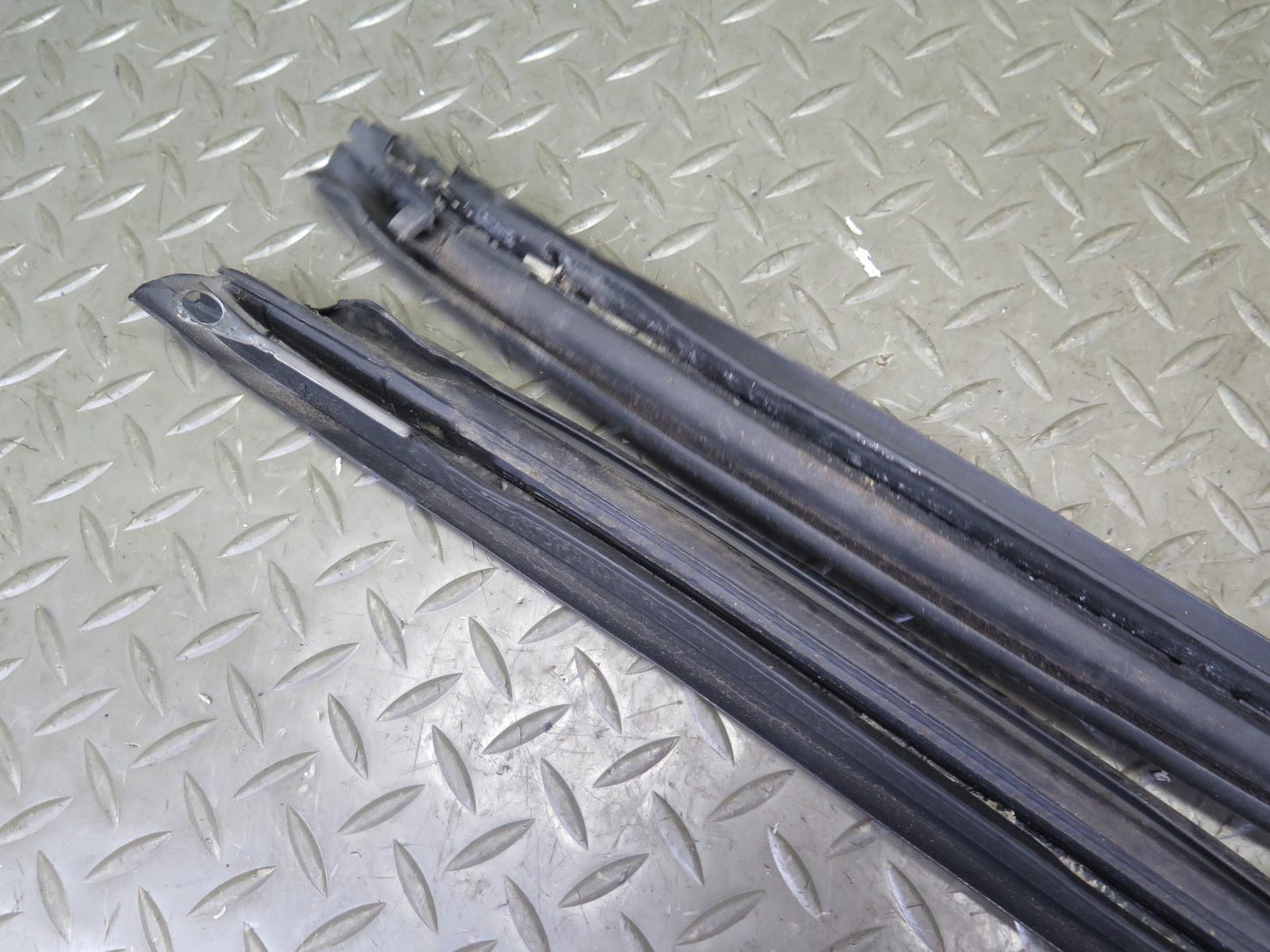 1999-2005 Porsche 911 996 Convertble Left Door Weatherstrip Rubber Seal Gasket