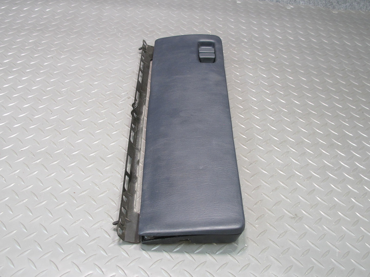 95-00 Lexus UCF20L LS400 Dash Right Upper Glove Box Door Lid Cover Black OEM