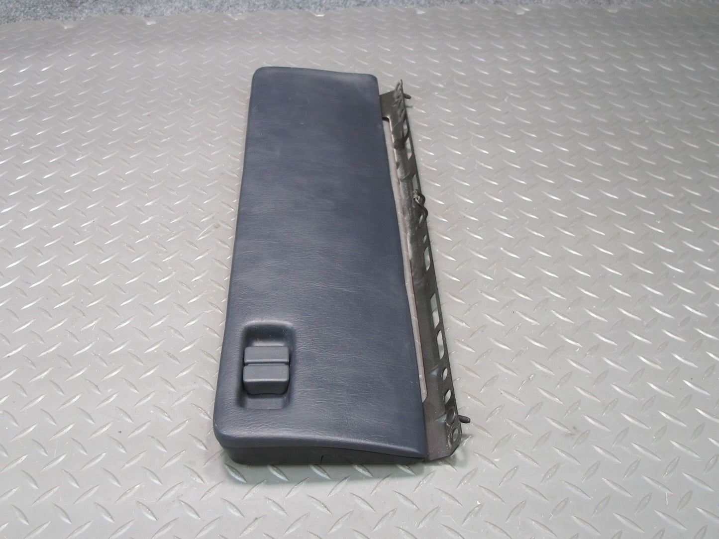 95-00 Lexus UCF20L LS400 Dash Right Upper Glove Box Door Lid Cover Black OEM