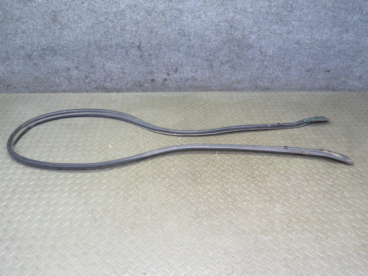 1999-2004 Porsche 911 996 Convertible TOP Roof Weatherstrip Rubber Seal Gasket