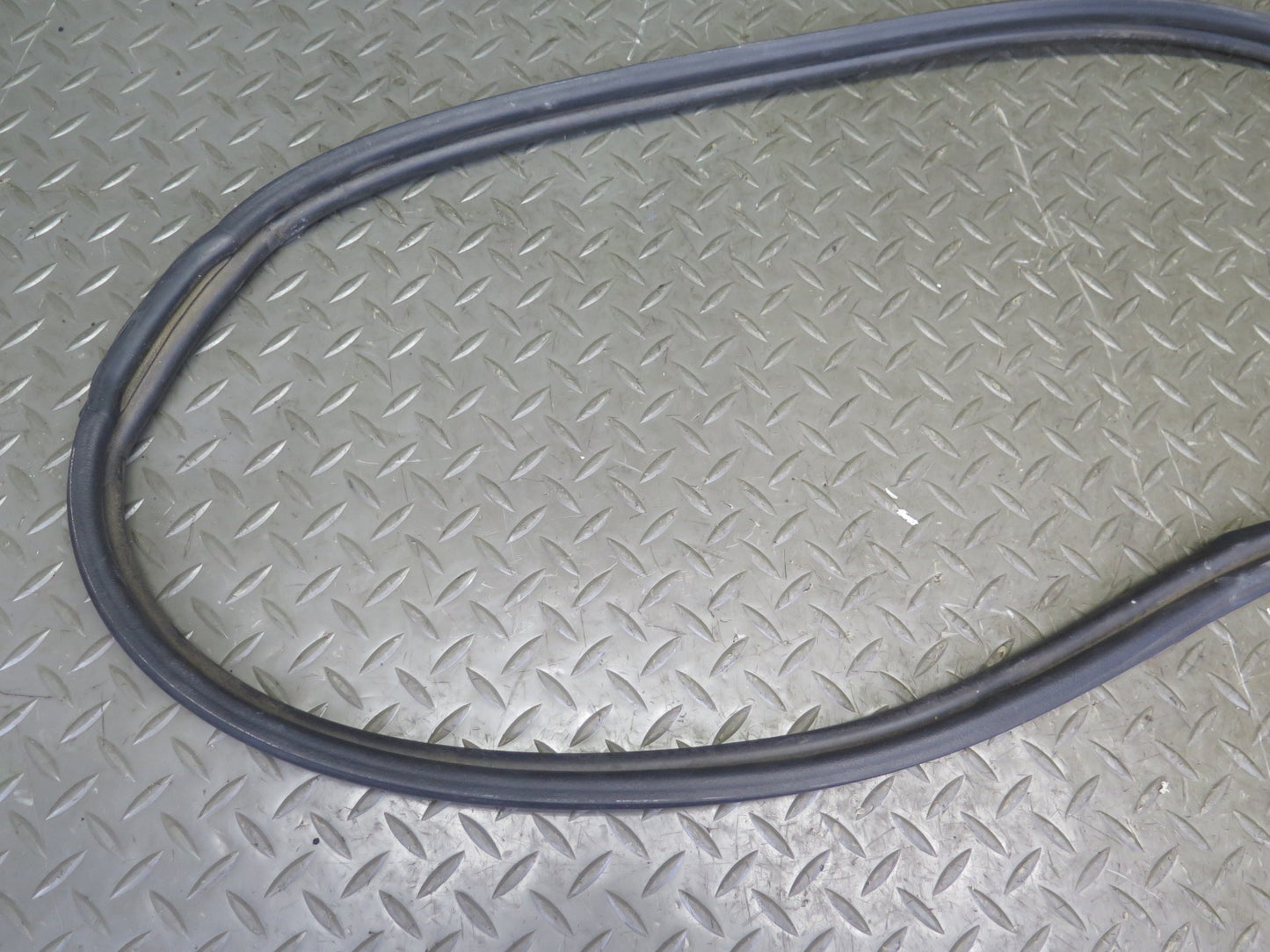 1999-2004 Porsche 911 996 Convertible TOP Roof Weatherstrip Rubber Seal Gasket