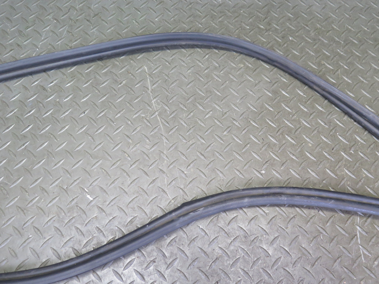 1999-2004 Porsche 911 996 Convertible TOP Roof Weatherstrip Rubber Seal Gasket