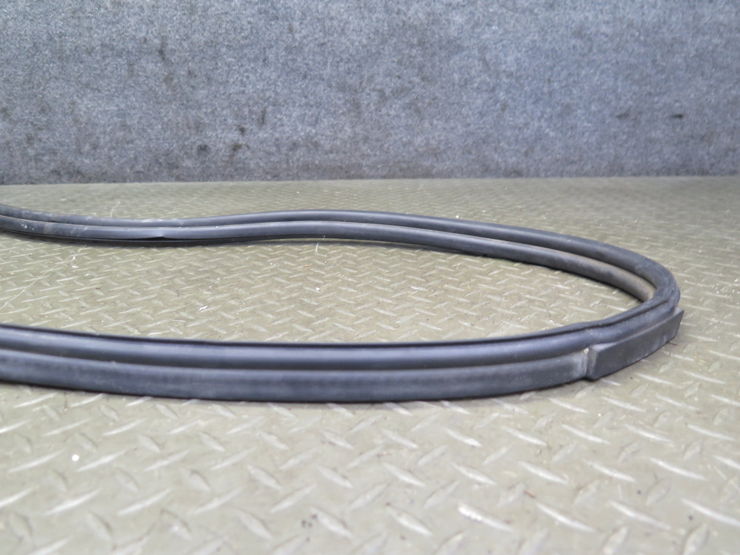 1999-2004 Porsche 911 996 Convertible TOP Roof Weatherstrip Rubber Seal Gasket