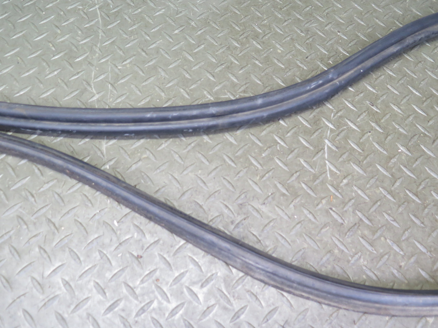 1999-2004 Porsche 911 996 Convertible TOP Roof Weatherstrip Rubber Seal Gasket