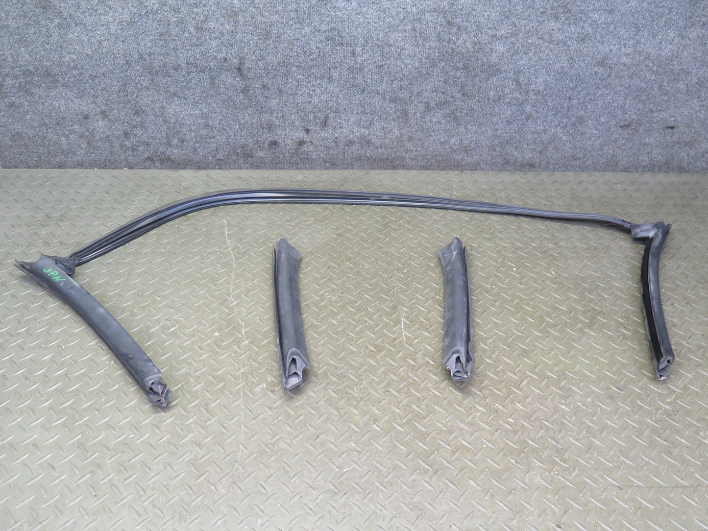 1999-2004 Porsche 911 996 Convertible TOP Roof Frame Rubber Seal Gasket Set