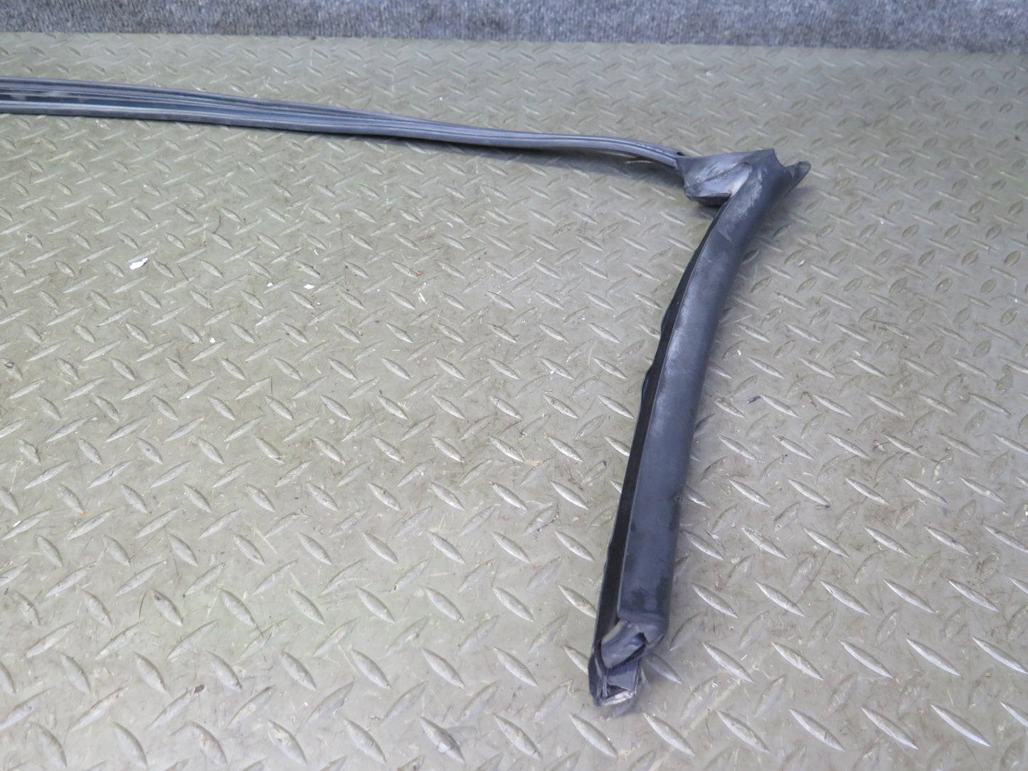 1999-2004 Porsche 911 996 Convertible TOP Roof Frame Rubber Seal Gasket Set