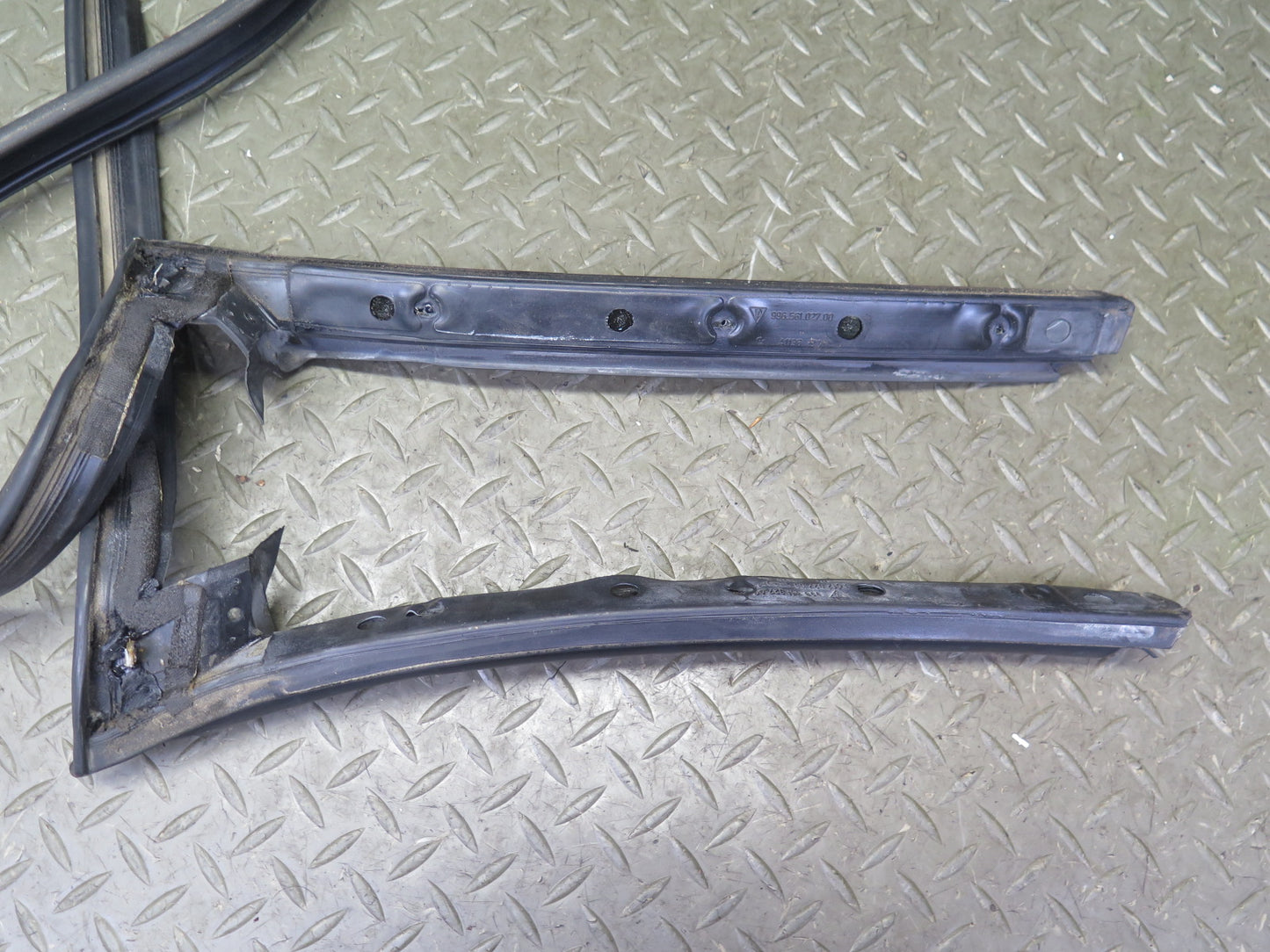 1999-2004 Porsche 911 996 Convertible TOP Roof Frame Rubber Seal Gasket Set