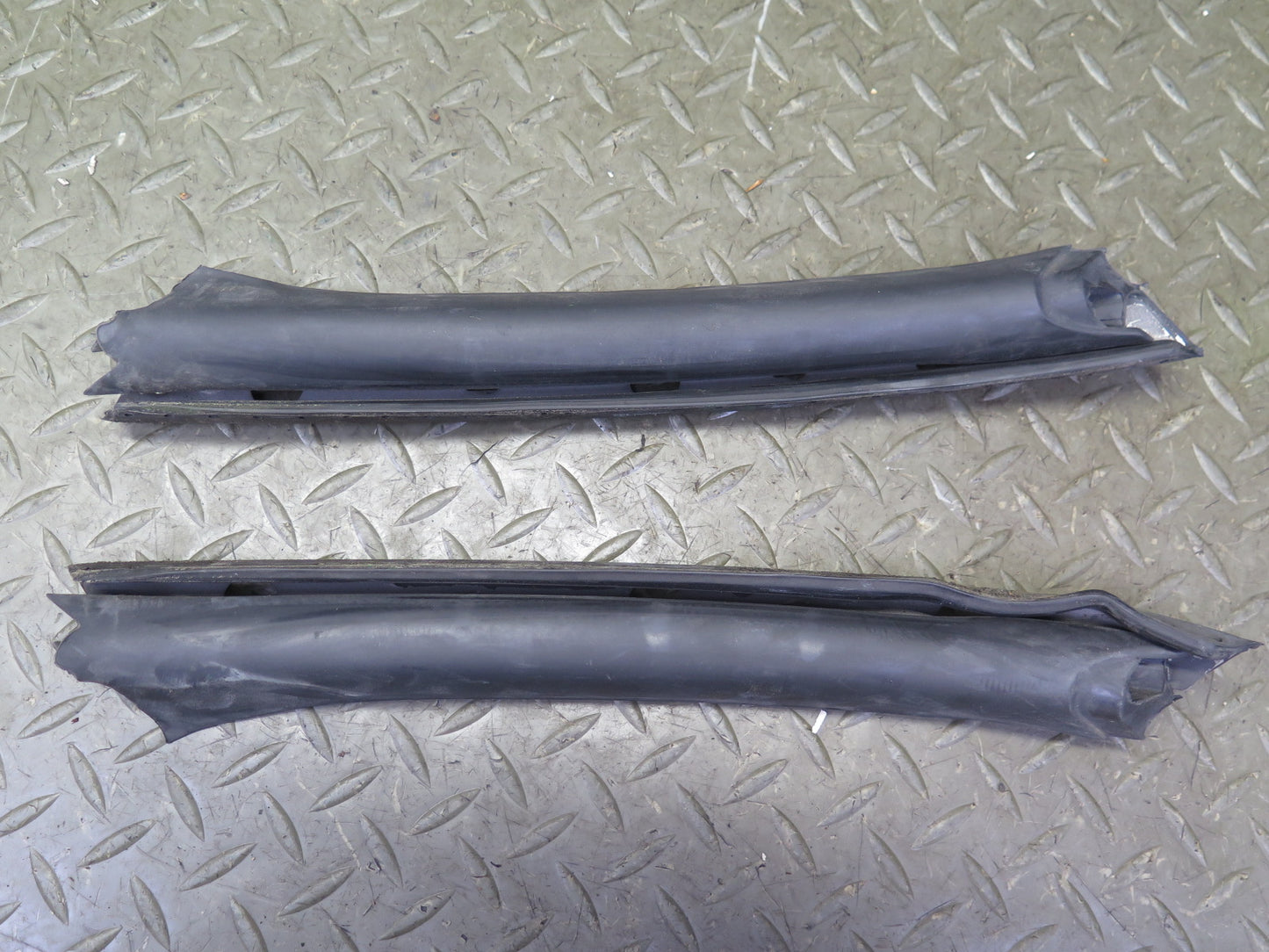 1999-2004 Porsche 911 996 Convertible TOP Roof Frame Rubber Seal Gasket Set