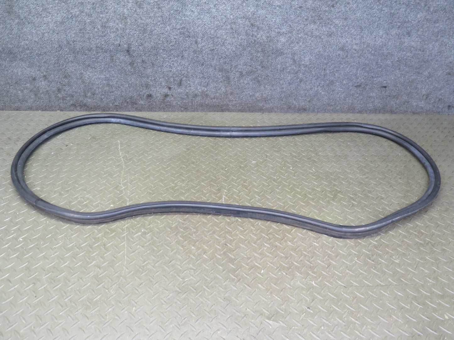 1999-2005 Porsche 911 996 Convertible Rear Trunk Weatherstrip Rubber Seal