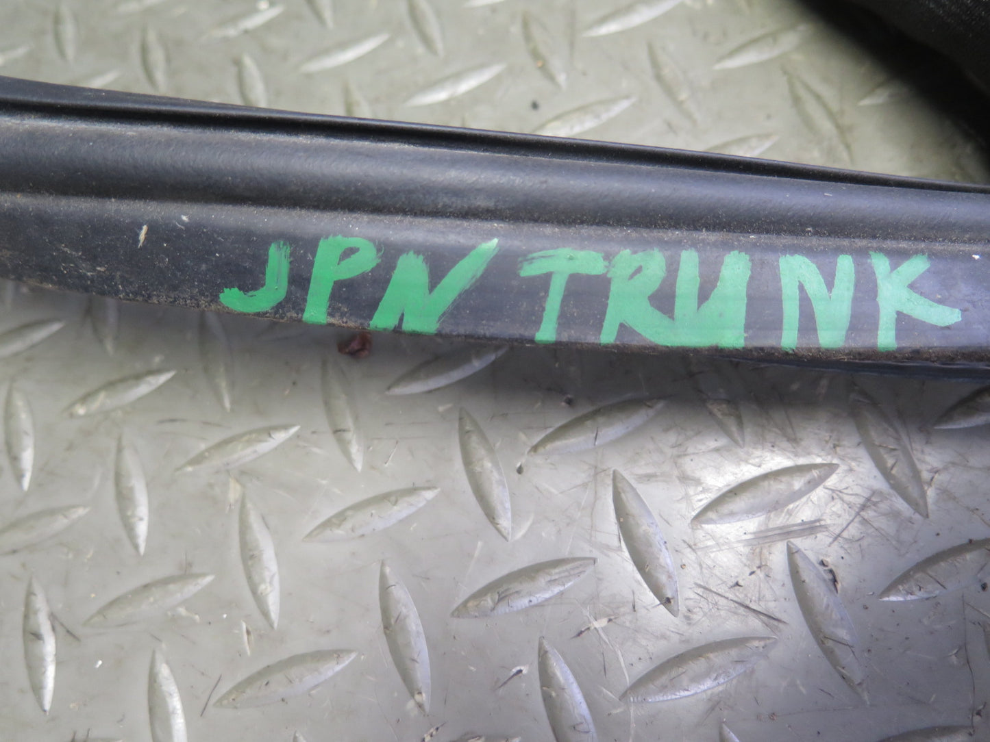 1999-2005 Porsche 911 996 Convertible Rear Trunk Weatherstrip Rubber Seal