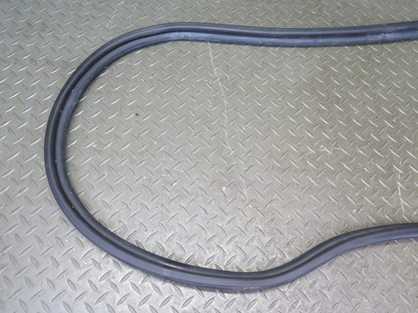 1999-2005 Porsche 911 996 Convertible Rear Trunk Weatherstrip Rubber Seal