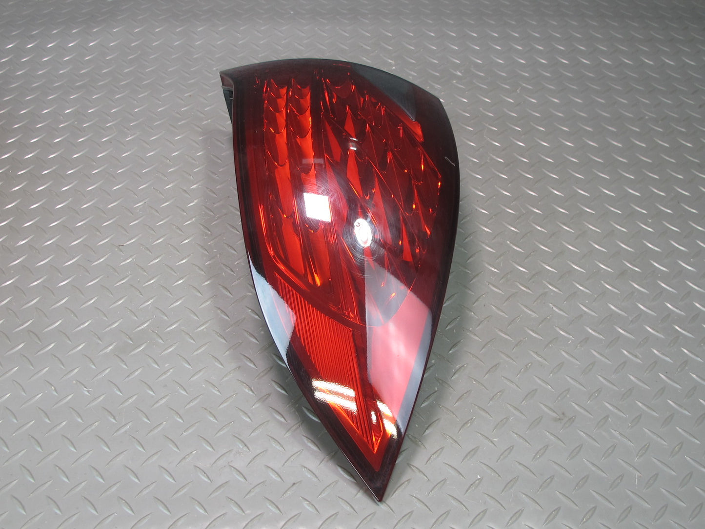 2011-2014 Porsche Cayenne 958 Rear Right Passenger Side Outer Tail Light Lamp