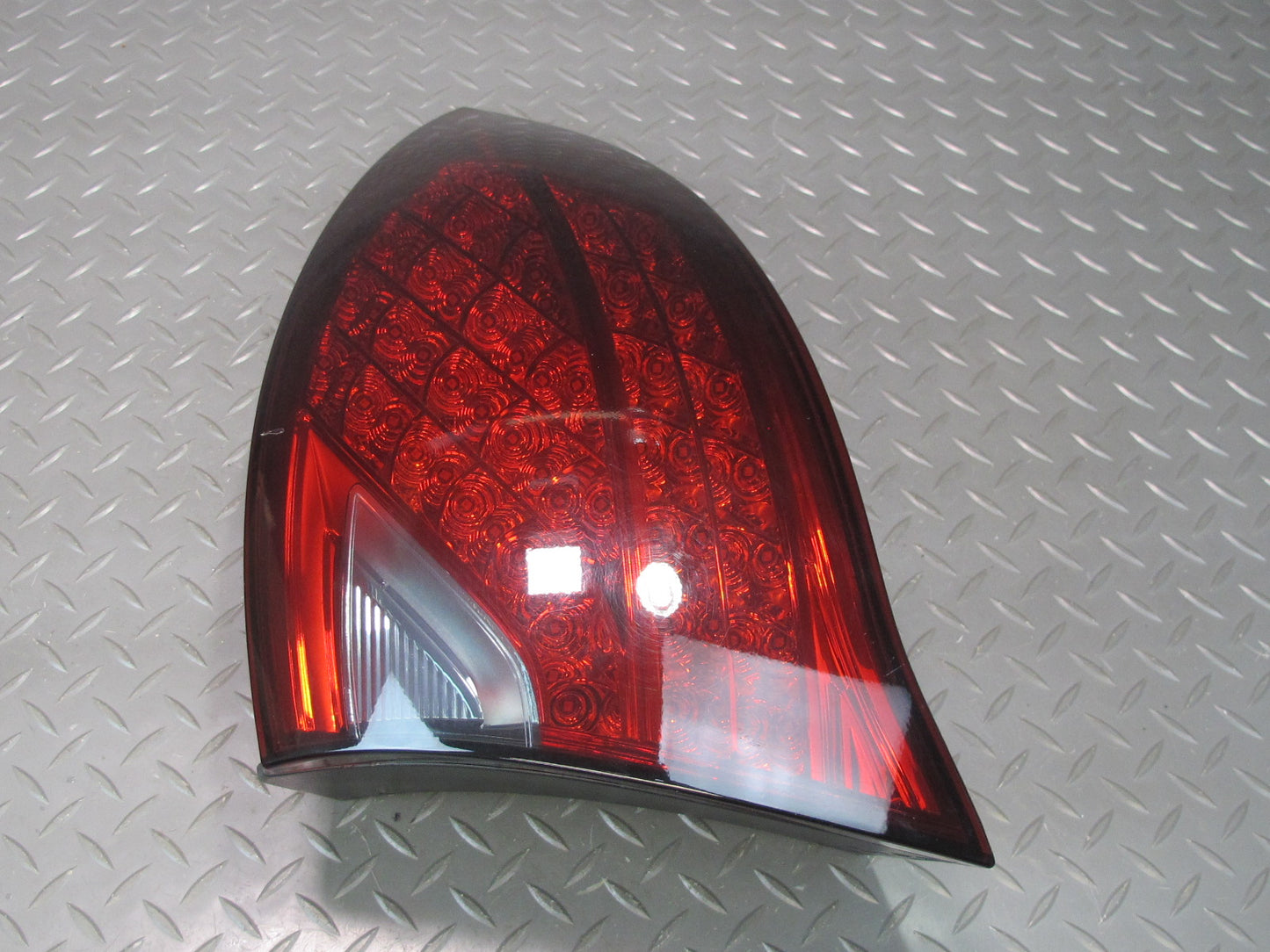2011-2014 Porsche Cayenne 958 Rear Right Passenger Side Outer Tail Light Lamp