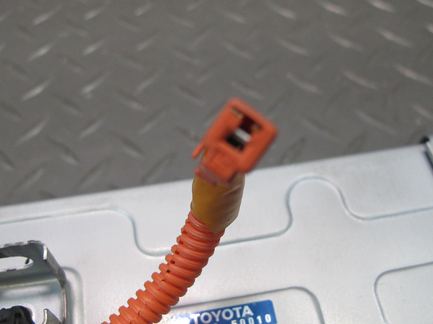 08-09 Lexus UVF46L LS600HL High Voltage Hybrid Battery Converter Module OEM