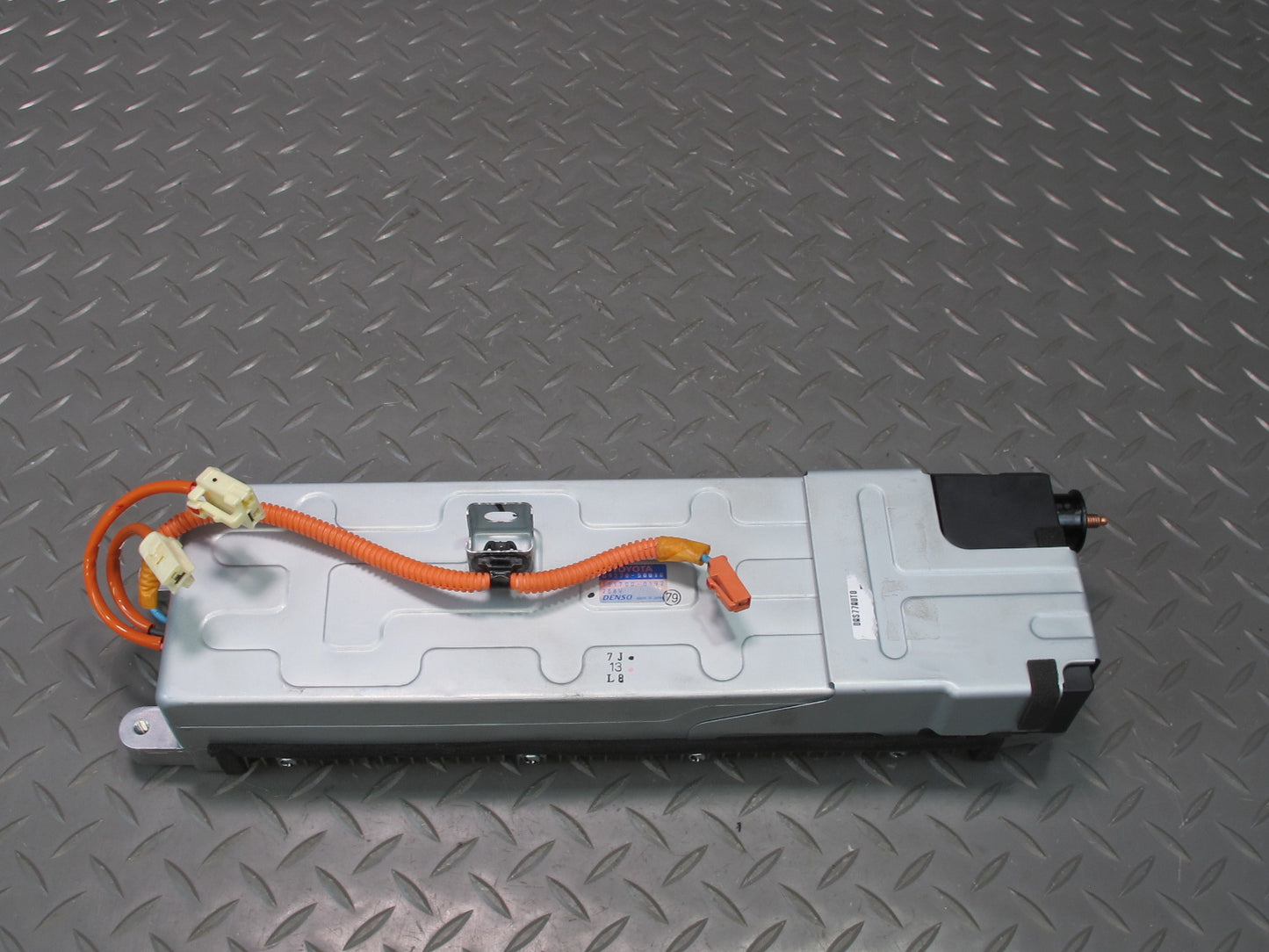 08-09 Lexus UVF46L LS600HL High Voltage Hybrid Battery Converter Module OEM