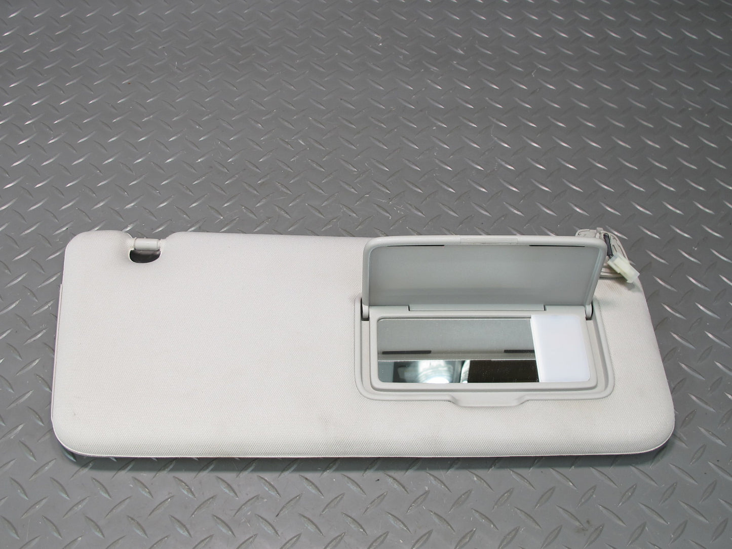 2011-2017 Infiniti QX56 QX80 Front Right Side Passenger Side Sun Visor Shade