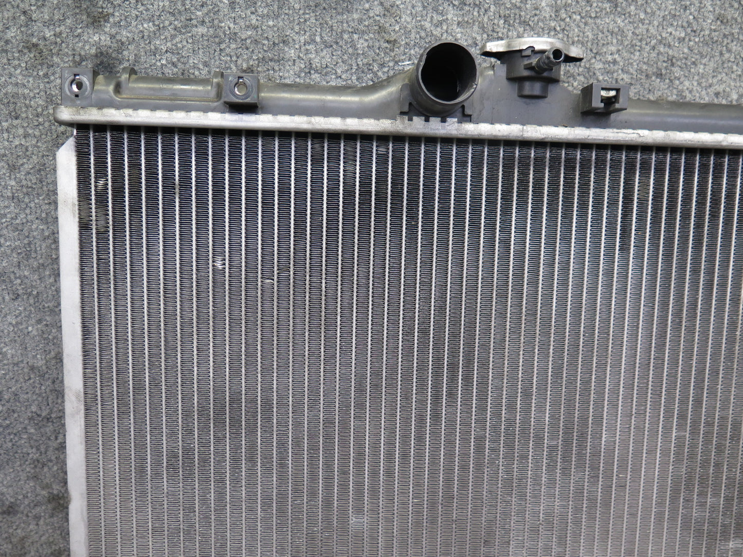 01-05 Lexus JCE10L IS300 Aftermarket Engine Cooling Radiator