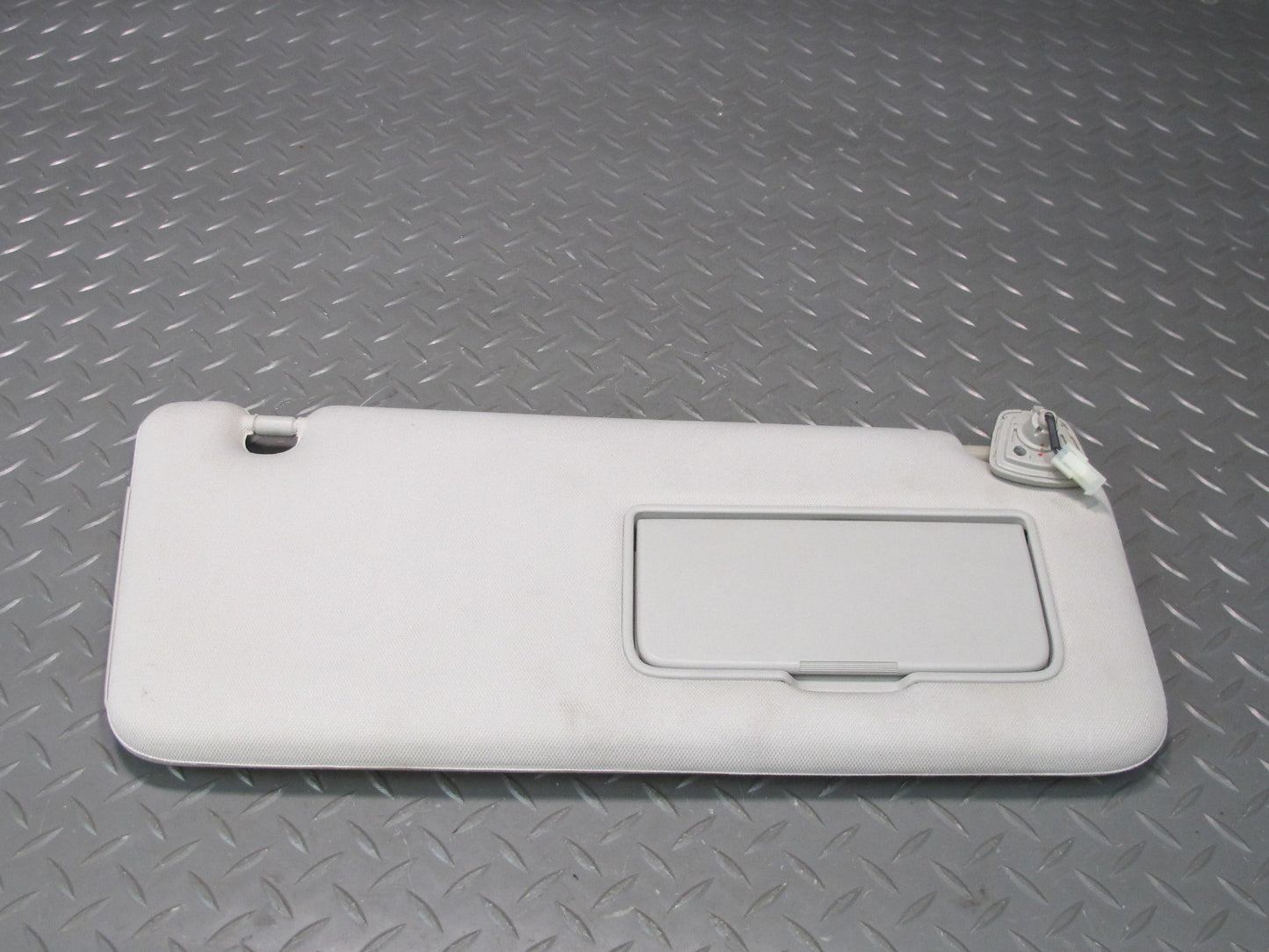 2011-2017 Infiniti QX56 QX80 Front Right Side Passenger Side Sun Visor Shade