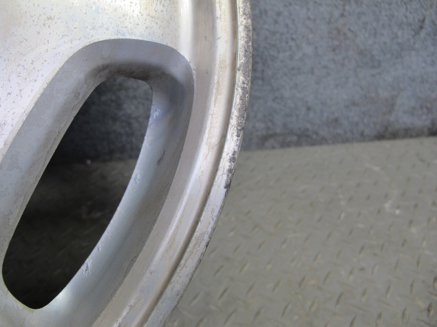 01-03 Lexus UCF30L LS430 Factory R16 16" Alloy Wheel Rim 16x7J ET45 OEM