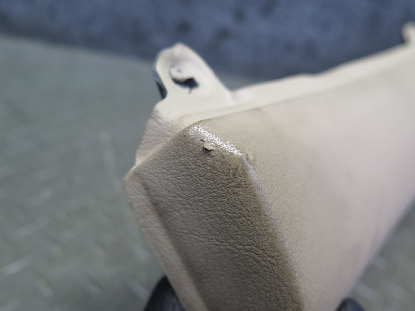 01-03 BMW E46 330ci Convertible Rear Left Lateral Trim Cover Beige 8240789 OEM