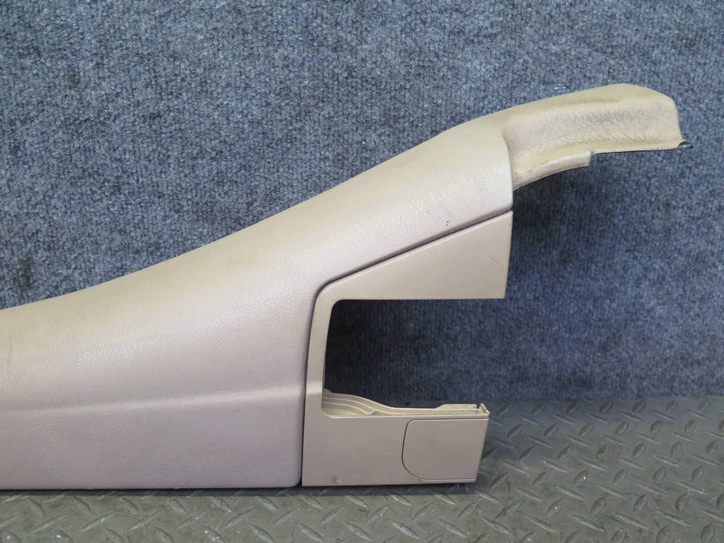 01-03 BMW E46 330ci Convertible Rear Left Lateral Trim Cover Beige 8240789 OEM