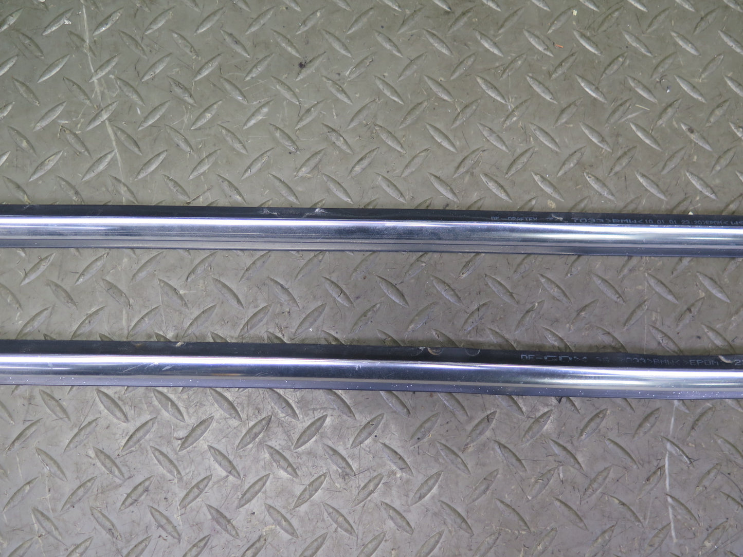 01-06 BMW E46 330ci Convert Set of 2 Door Weatherstrip Molding Trim Chrome OEM