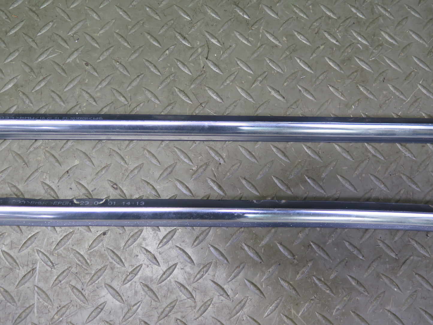 01-06 BMW E46 330ci Convert Set of 2 Door Weatherstrip Molding Trim Chrome OEM