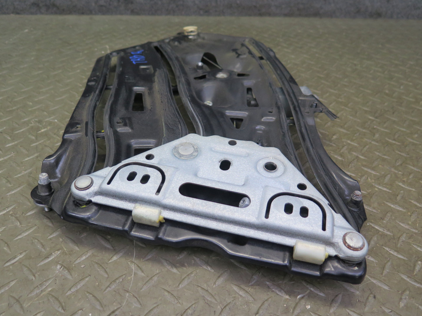 01-06 BMW E46 330ci Convertible Rear Left Quarter Window Regulator w Motor OEM