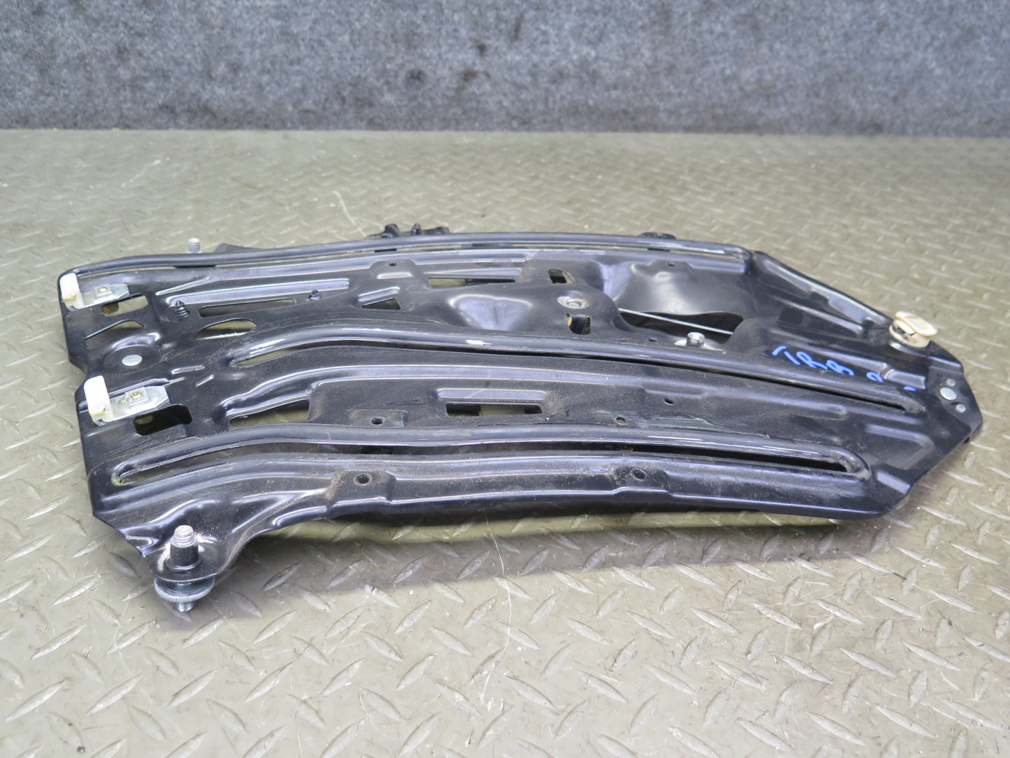 01-06 BMW E46 330ci Convertible Rear Right Quarter Window Regulator w Motor OEM