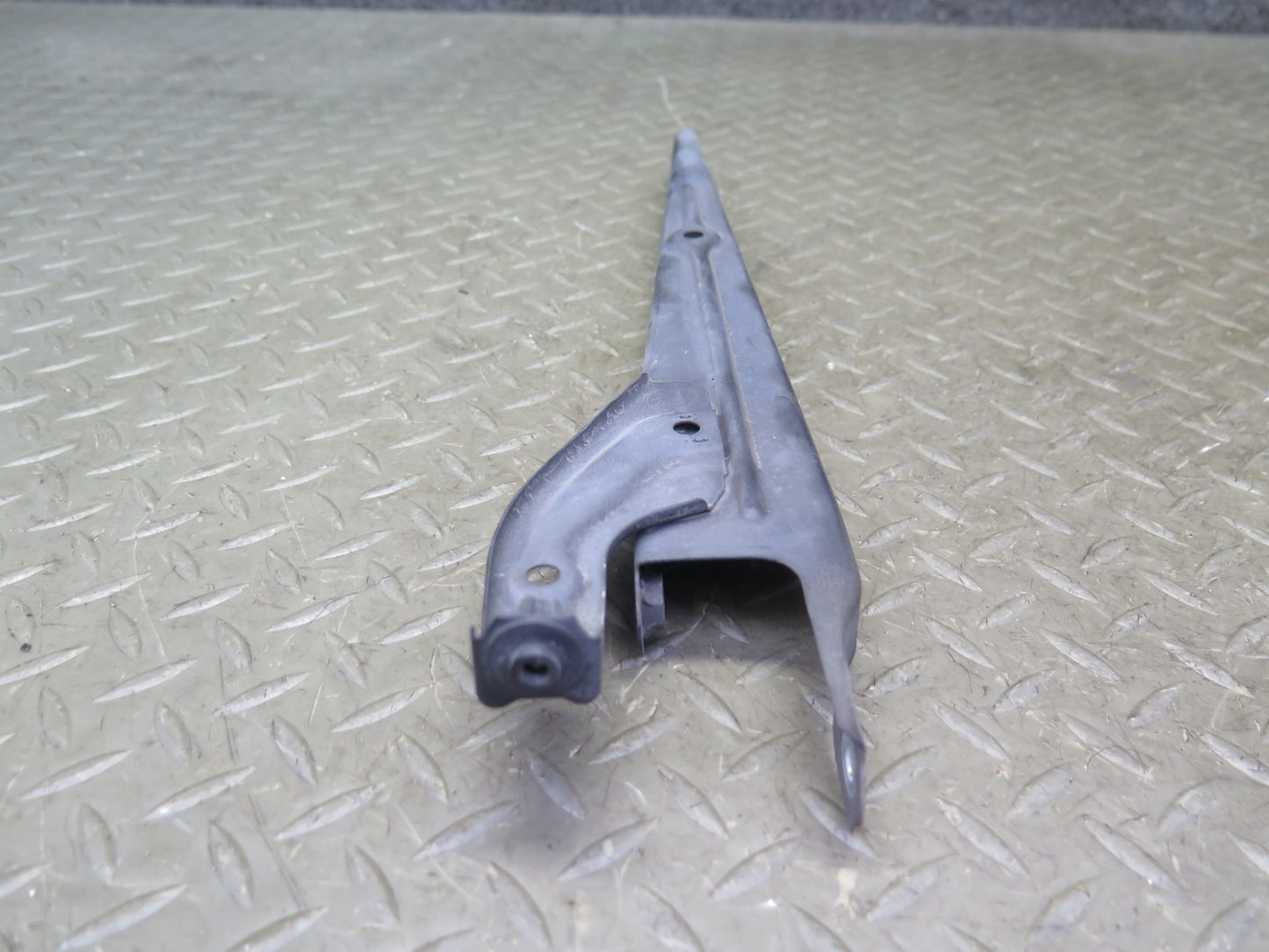 01-05 Lexus JCE10L IS300 Set of 4 Engine Radiator Support Bracket Cover OEM