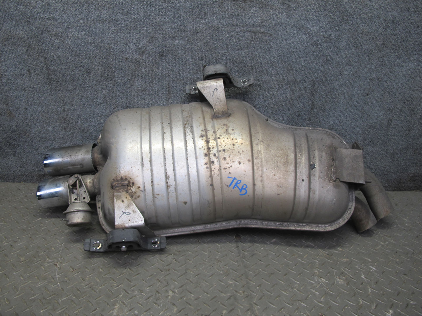 01-06 BMW E46 330ci Convertible Rear Exhaust Muffler 7502553 77K Miles OEM