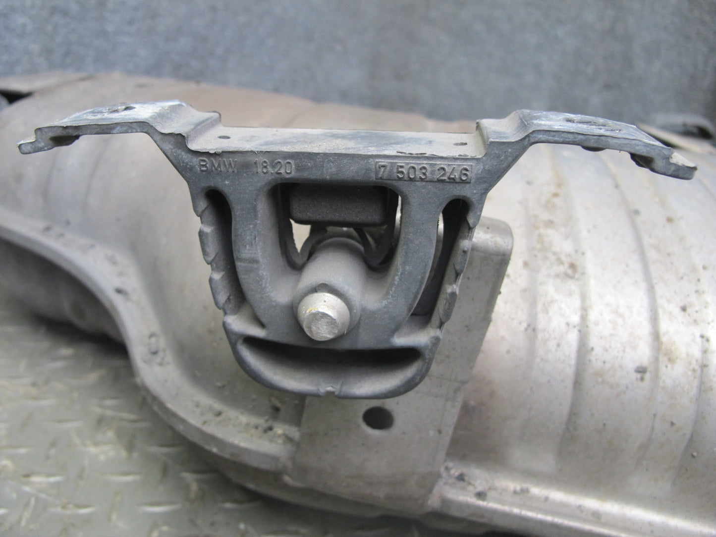 01-06 BMW E46 330ci Convertible Rear Exhaust Muffler 7502553 77K Miles OEM