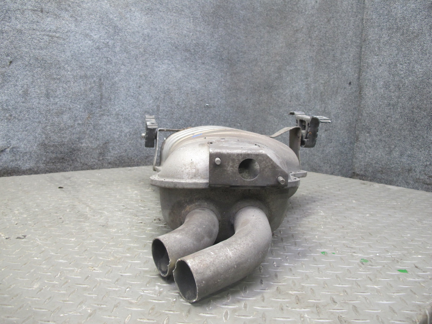 01-06 BMW E46 330ci Convertible Rear Exhaust Muffler 7502553 77K Miles OEM