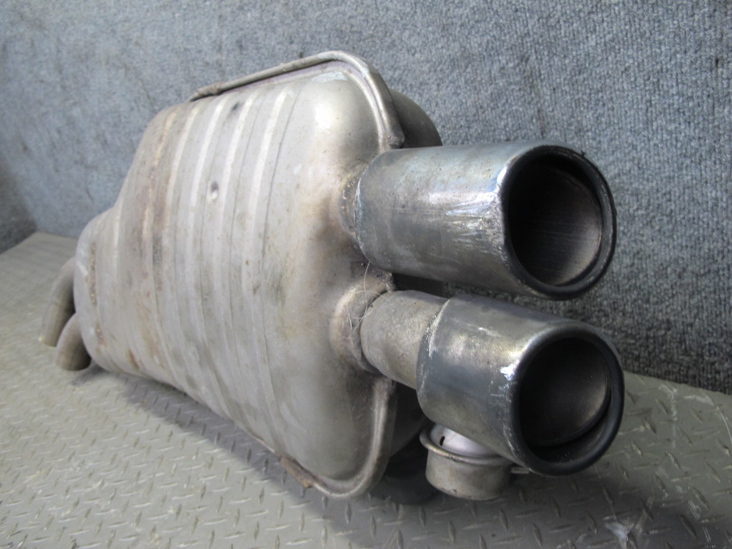 01-06 BMW E46 330ci Convertible Rear Exhaust Muffler 7502553 77K Miles OEM