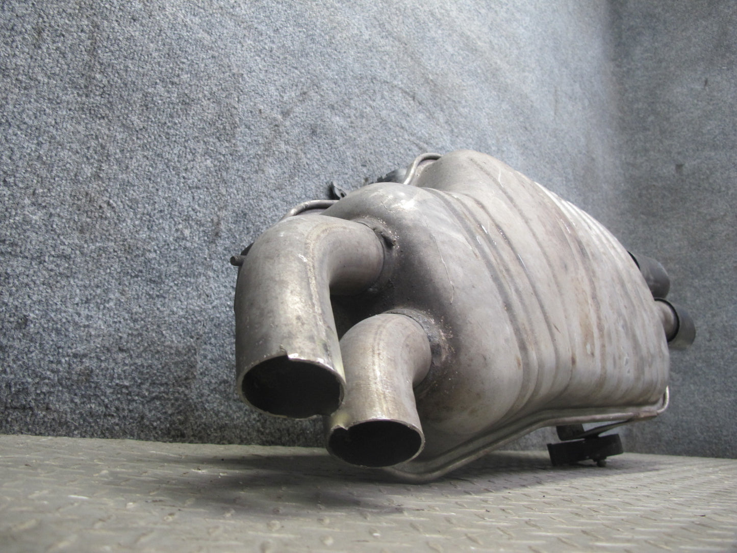 01-06 BMW E46 330ci Convertible Rear Exhaust Muffler 7502553 77K Miles OEM