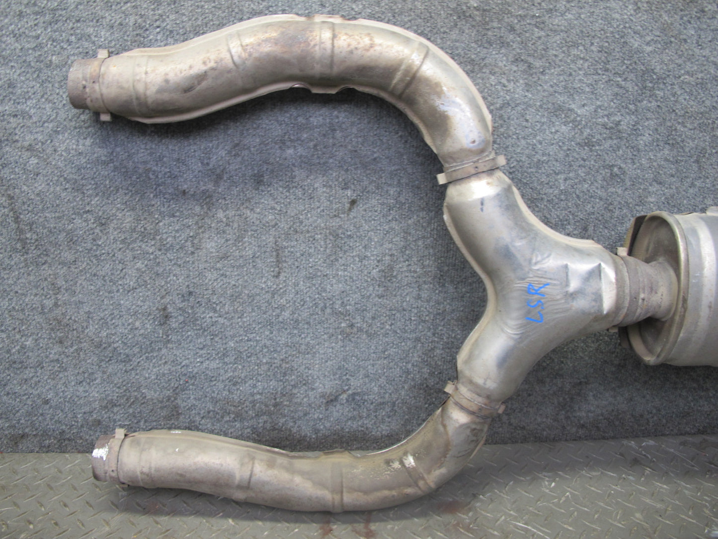98-00 Lexus UCF20L LS400 Exhaust Resonator Intermediate Pipe 101K Miles OEM