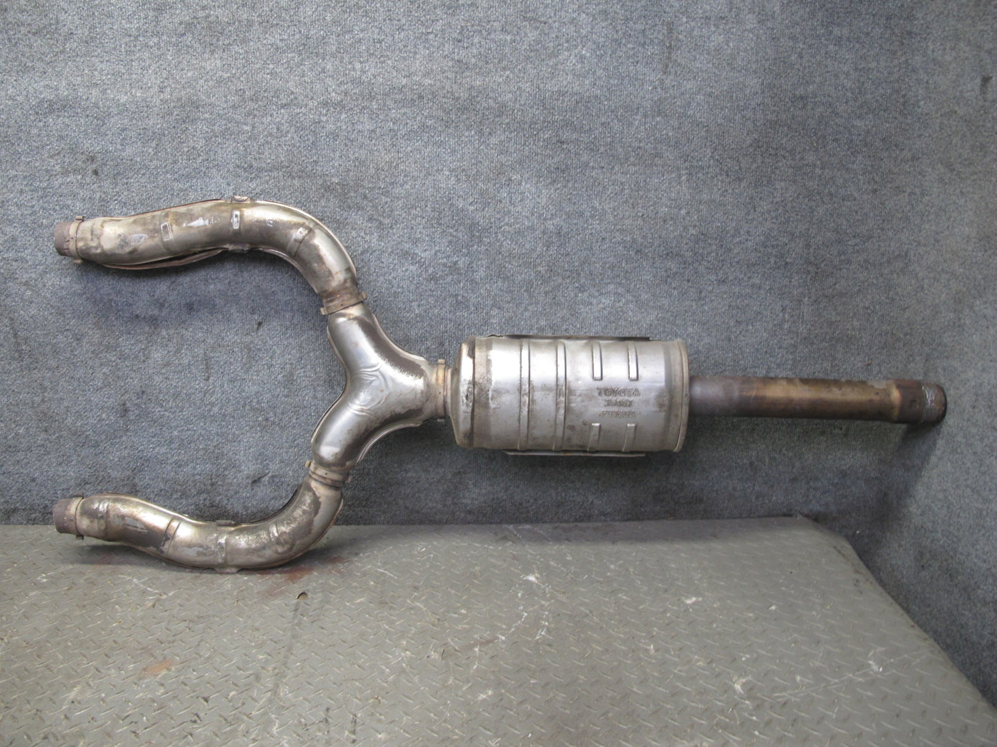 98-00 Lexus UCF20L LS400 Exhaust Resonator Intermediate Pipe 101K Miles OEM