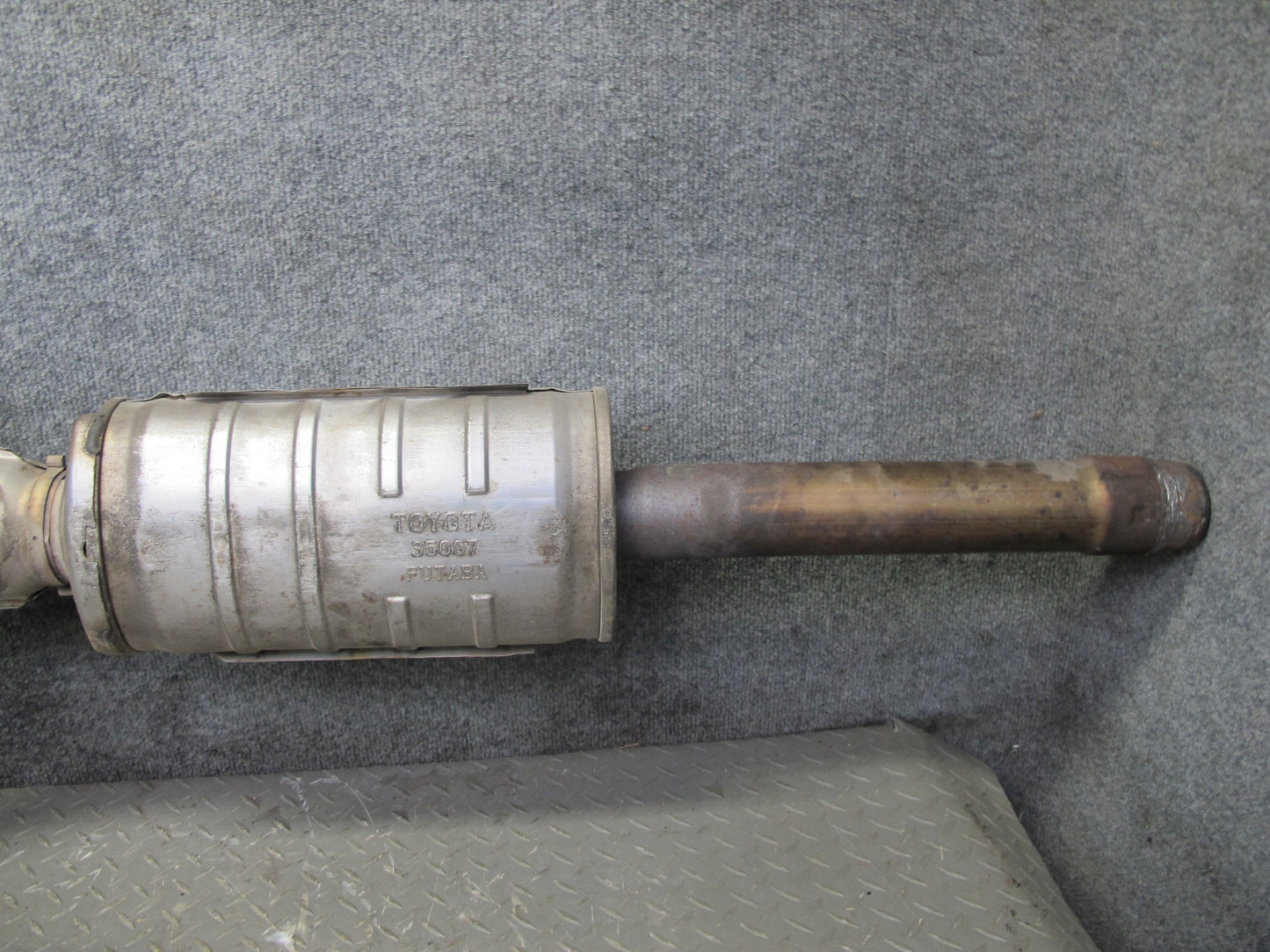 98-00 Lexus UCF20L LS400 Exhaust Resonator Intermediate Pipe 101K Miles OEM