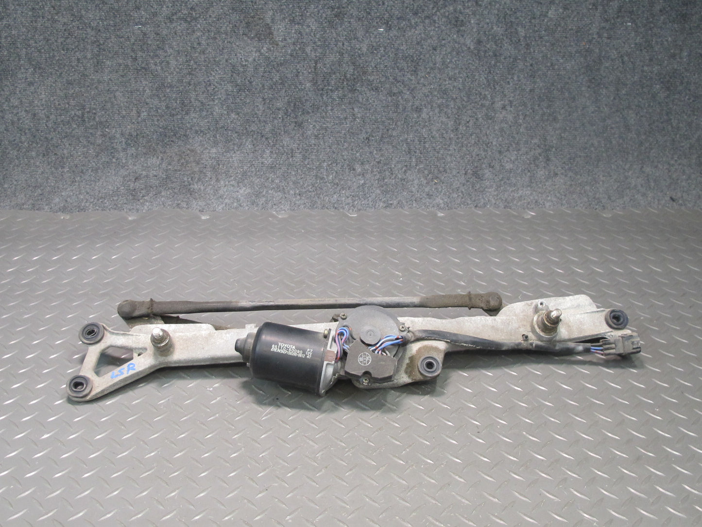 95-00 Lexus UCF20L LS400 Windshield Wiper Transmission Linkage w Motor OEM